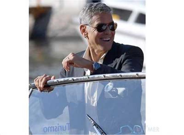 جرج کلونی (George Clooney) با ساعت اومگا سی‌مستر آکوا تِرا